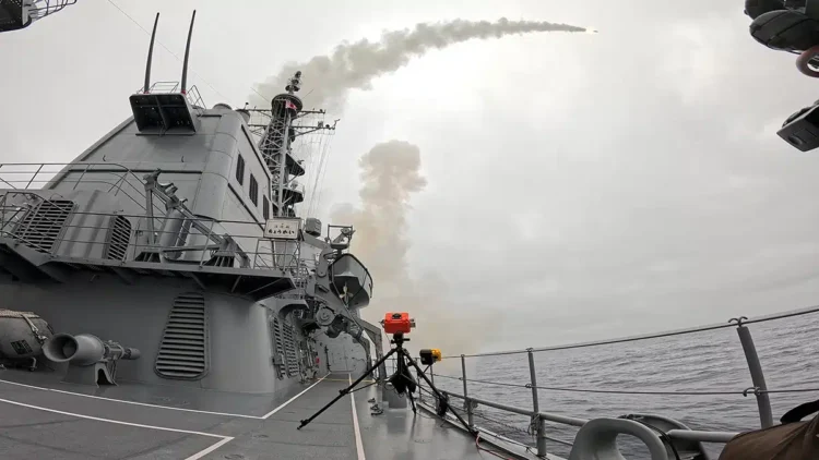 Japonya’dan ilk Tomahawk atışı
