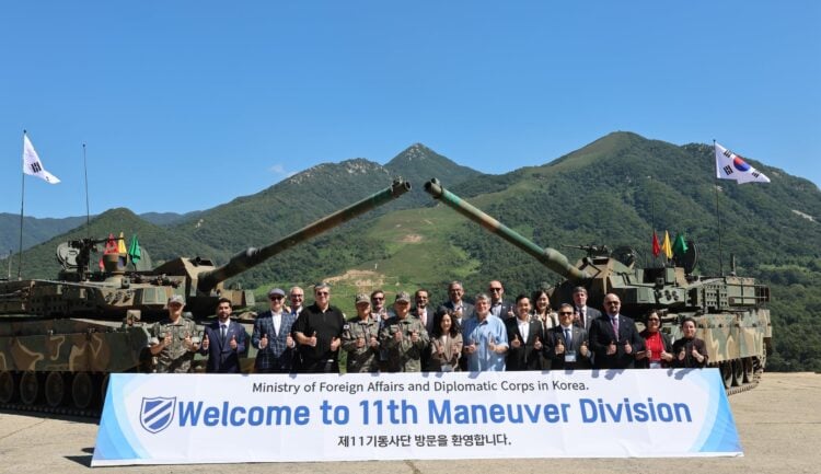 Güney Kore’nin savunma çözümleri yabancı diplomatlara tanıtıldı