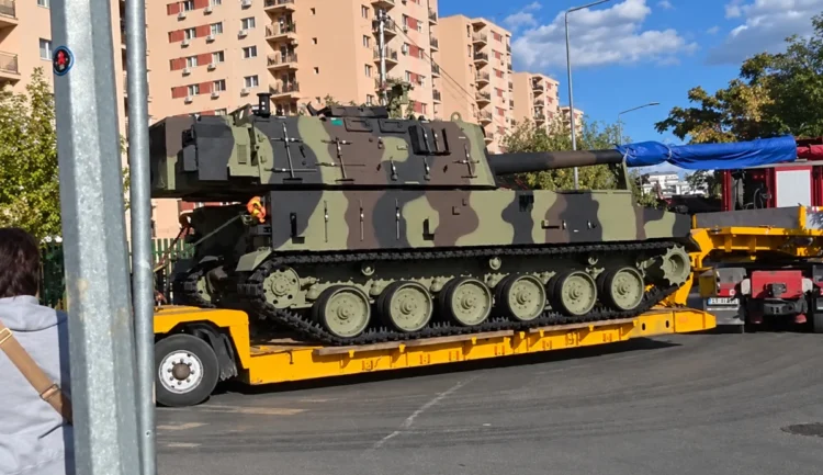 Romanya’ya ilk K9’lar teslim edildi
