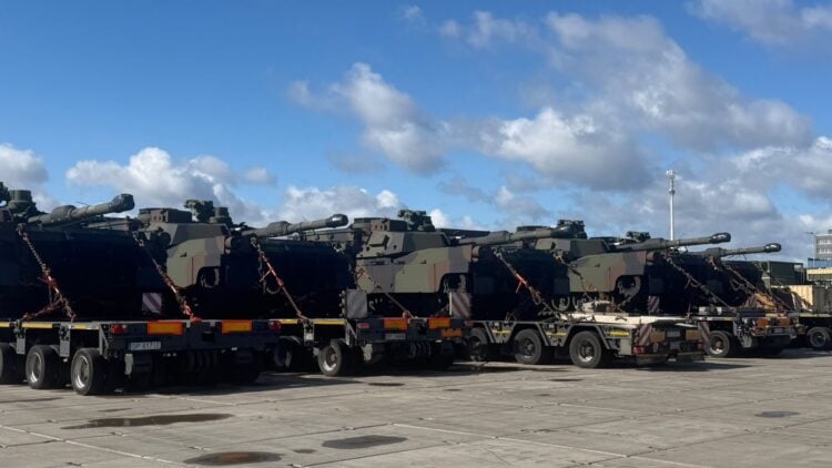 ABD’den Polonya’ya tank teslimatı