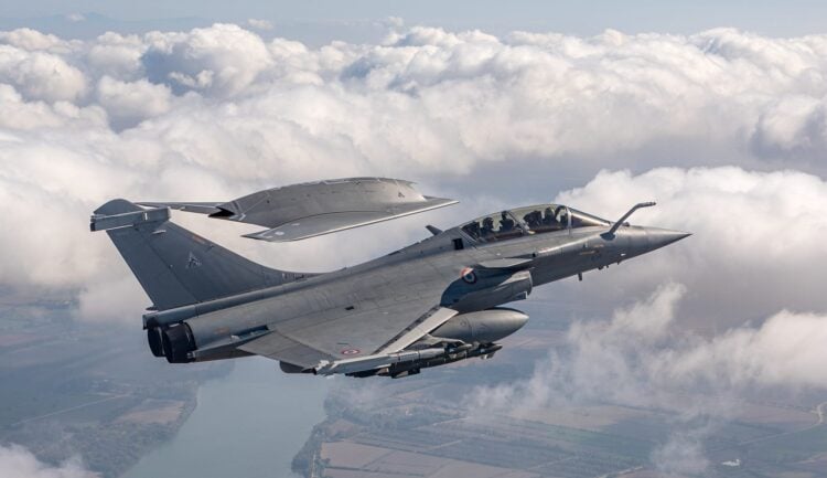 Fransa ve BAE yeni Rafale savaş uçağı için anlaştı